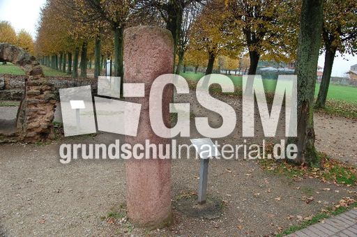 Xanten - Meilenstein.JPG